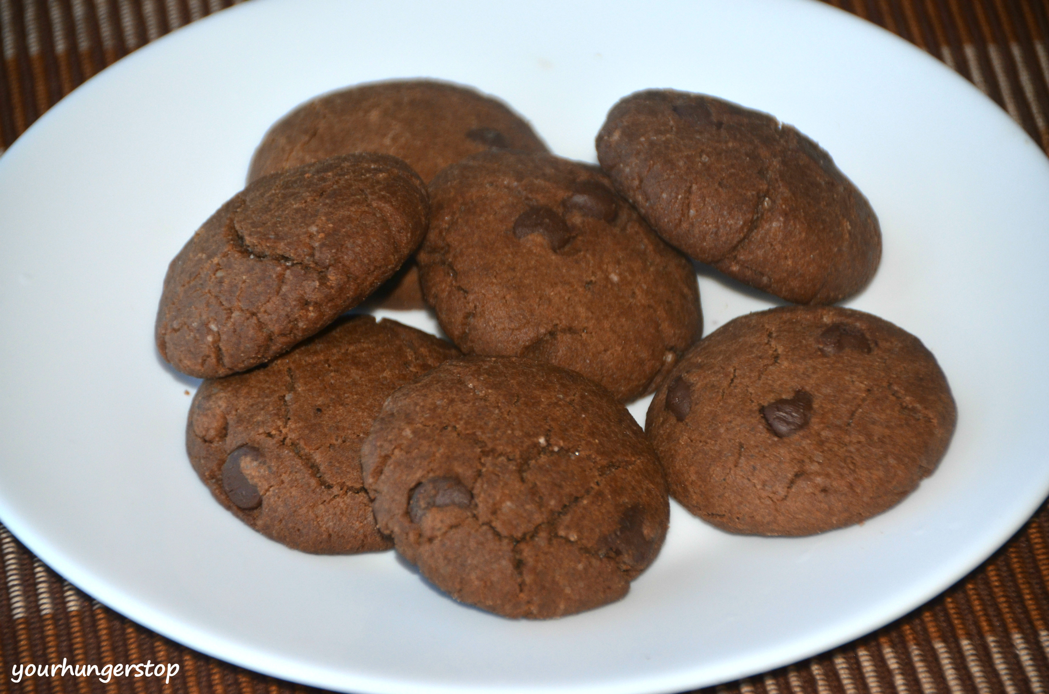 whole-wheat-chocolate-cookies-yourhungerstop